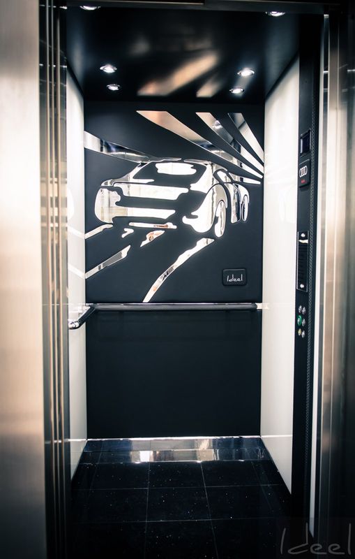 Création d'un habillage cabine personnalisé dans un ascenseur chez le concessionnaire AUDI à Nice