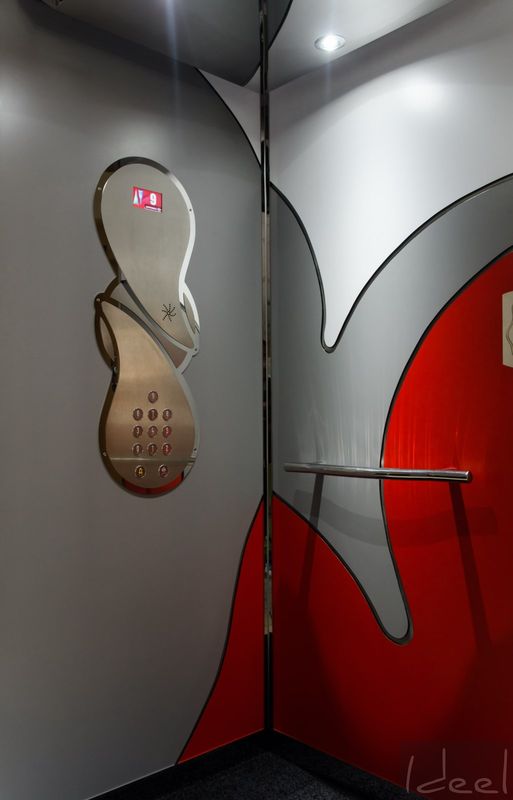 Personnalisation d'une cabine d'ascenseur dans un Musée à Nice